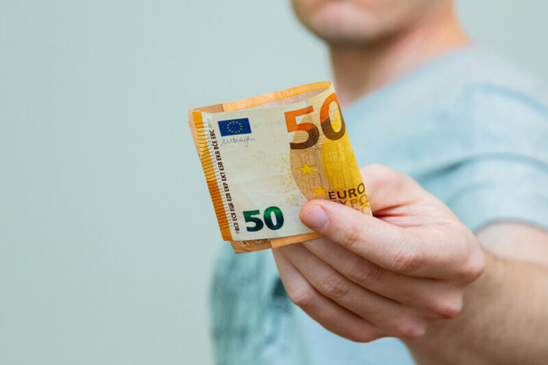 Durchdenken aller Risiken, Vorteile und Kosten.